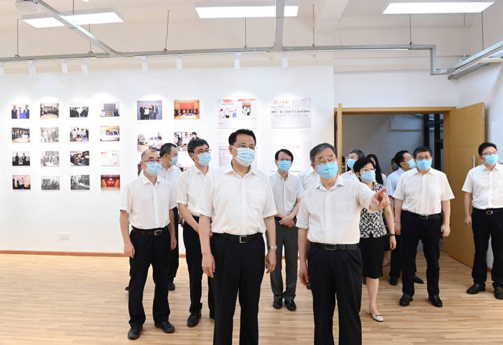 浙江省委书记袁家军来浙大调研“中国历代绘画大系”成果